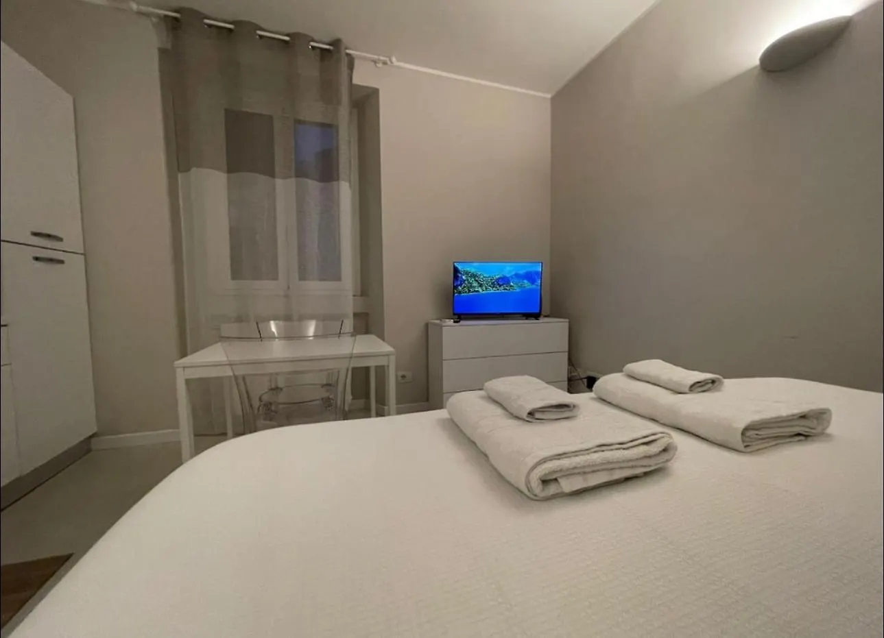 Appartamento Regina Milano In Sky Santa Giulia - Sky Tv, Wifi E Breakfast Box 0*,  Italia