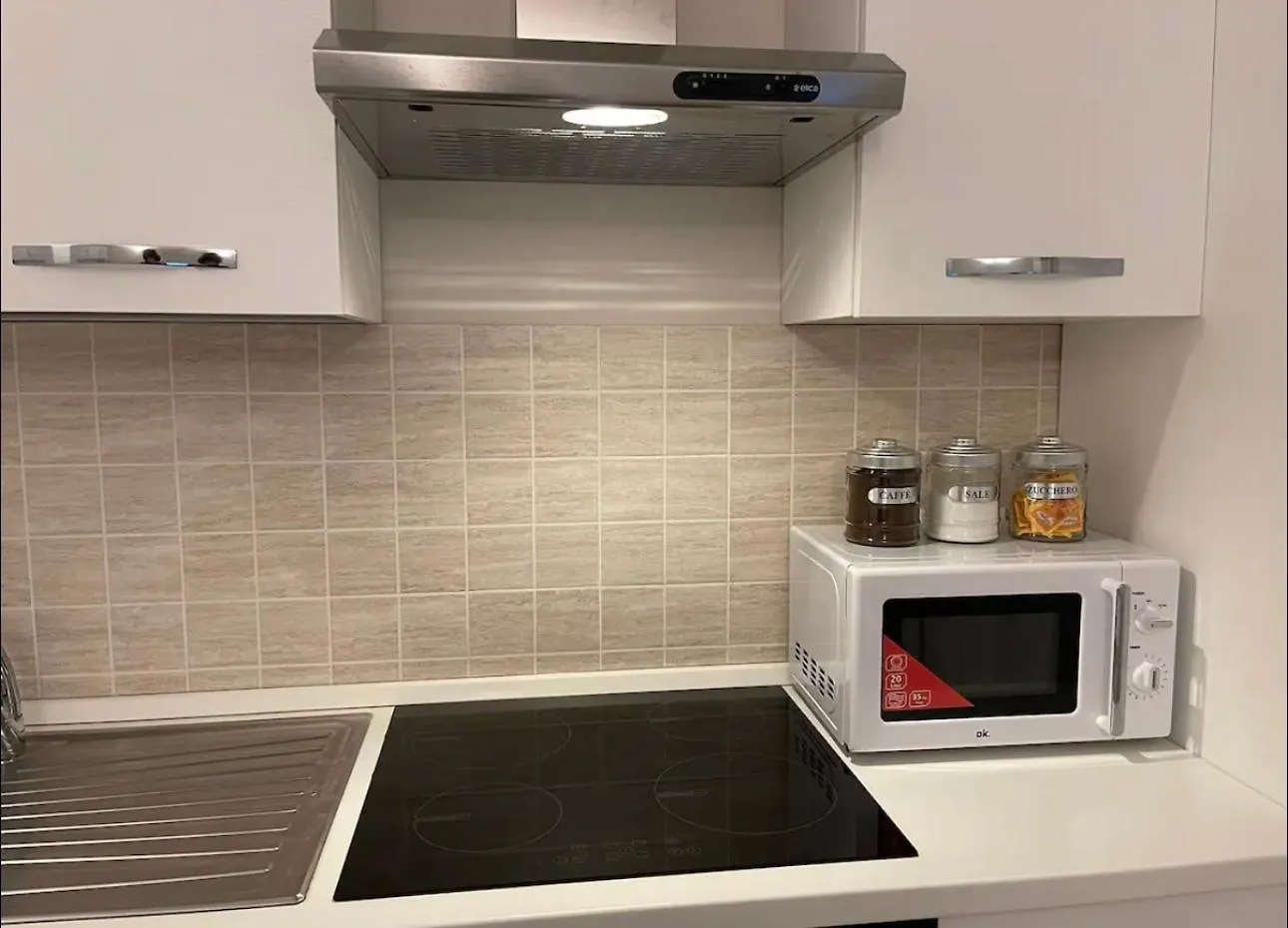 Appartamento Regina Milano In Sky Santa Giulia - Sky Tv, Wifi E Breakfast Box Italia
