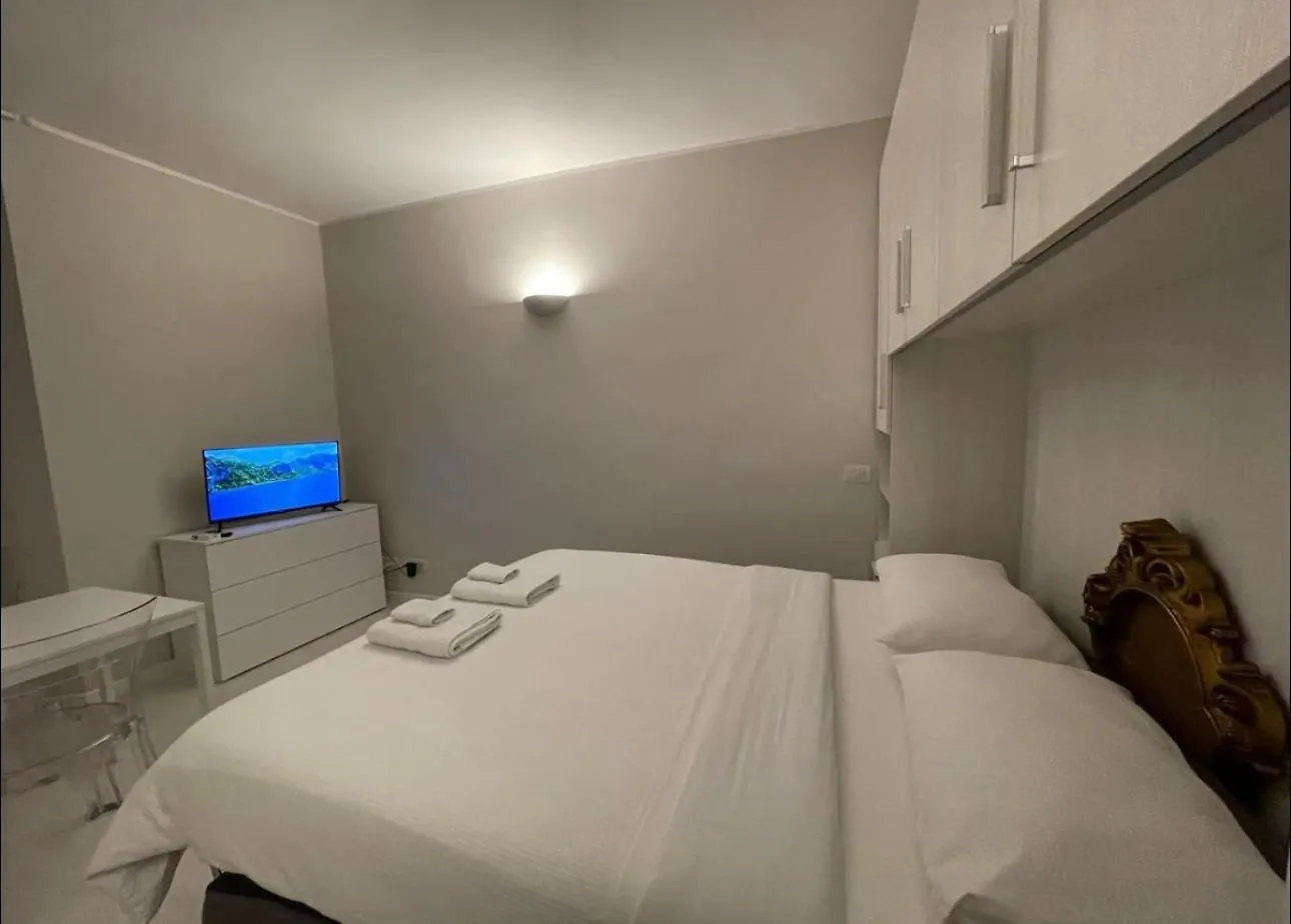 Regina Milano In Sky Santa Giulia - Sky Tv, Wifi E Breakfast Box Apartment Milan