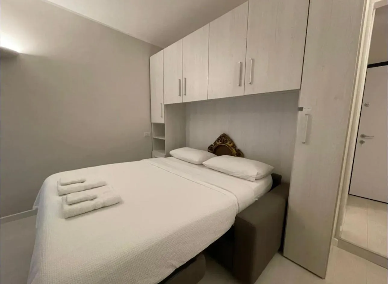 Regina Milano In Sky Santa Giulia - Sky Tv, Wifi E Breakfast Box Apartment