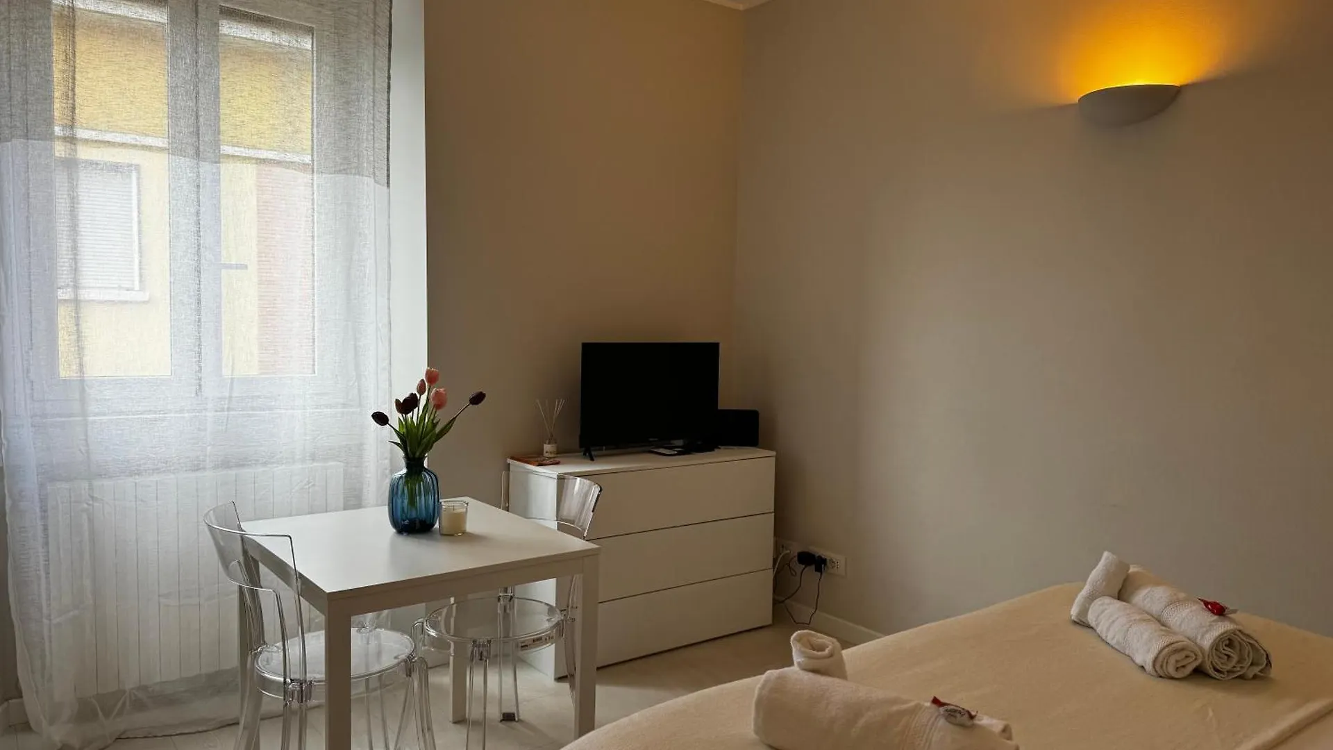 Regina Milano In Sky Santa Giulia - Sky Tv, Wifi E Breakfast Box Apartment Italy